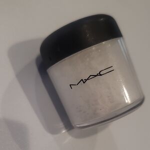 Mac Loose Eyeshadow Blanc Type Color